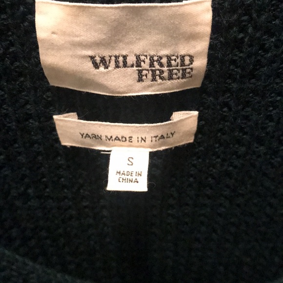 *SOLD*  Ladies Wilfred sweater - Picture 2 of 3